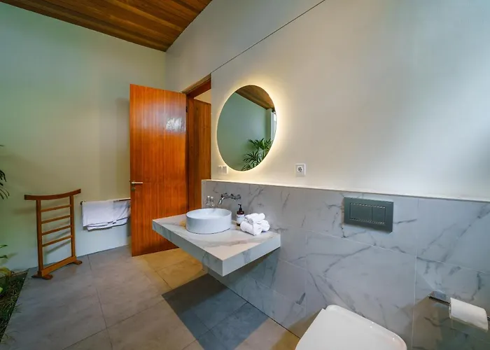 Villa Satiya - Unique And Stylish 4-bdr Pool In Pererenan!