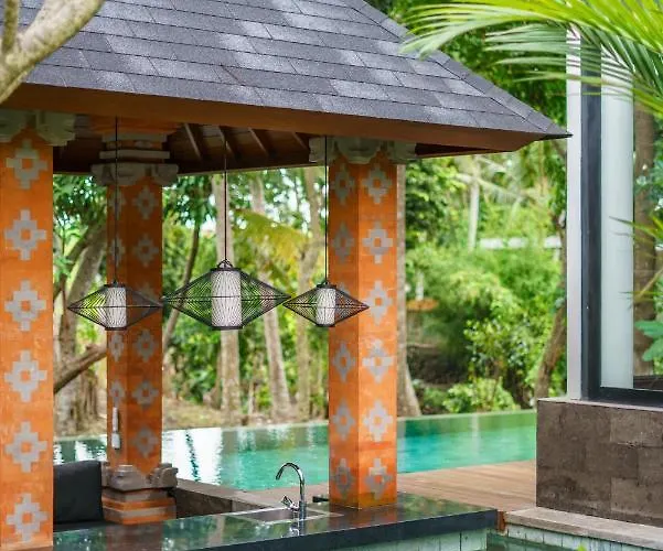Satiya - Unique And Stylish 4-bdr Pool In Pererenan!