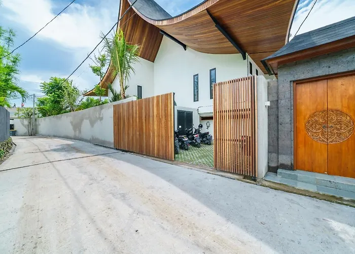Villa Satiya - Unique And Stylish 4-bdr Pool In Pererenan! *