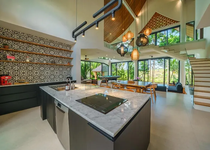 Satiya - Unique And Stylish 4-bdr Pool In Pererenan! *