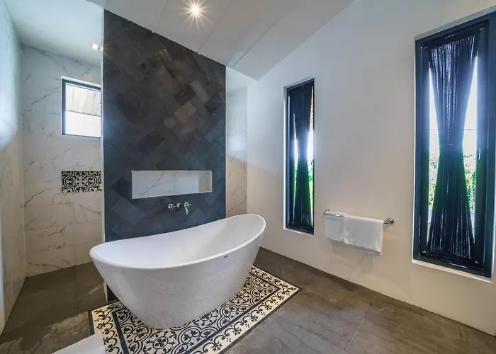 Satiya - Unique And Stylish 4-bdr Pool In Pererenan! Villa *