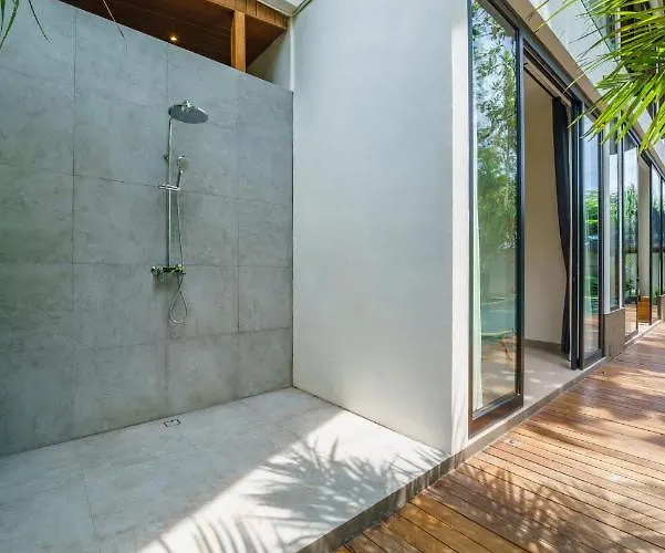 Satiya - Unique And Stylish 4-bdr Pool In Pererenan!