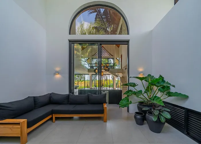 Satiya - Unique And Stylish 4-bdr Pool In Pererenan! Villa *